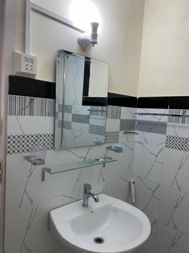 image_6483441-6-768x1024